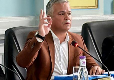 Reacții după desemnarea lui Adrian Veștea ca premier: AUR vrea anticipate, USR vorbește despre „partida anti-reformatoare”, iar PSD spune că nu a fost consultat