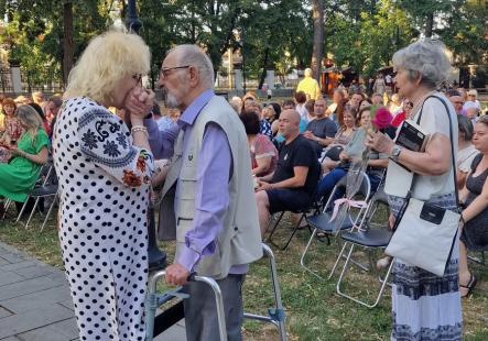 „Minune trăită” la Oradea: Întâlnire emoționantă între Corina Chiriac și Eugen Țugulea, după 54 de ani. „Nu mi-au ajuns două mâini să îl strîng în brațe!” (FOTO/VIDEO)