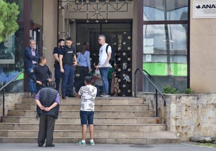 „Prima zi fără Fisc”: angajații Finanțelor din Bihor nu lucrează joi, la fel ca în toată țara, declarând „Revoltă pentru demnitate” (FOTO)