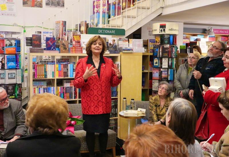 naked Doctor of Philosophy lecture Ana Blandiana, lansare la libraria Humanitas din Oradea: „Doar poezia...
