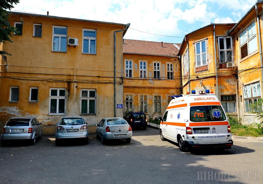 Bihor County Hospital offers free treatments for HIV/AIDS patients, including monitoring, investigations, and medication dispensing. Appointments can be made by phone.