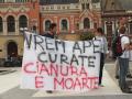 Solidari cu Roşia Montană, orădenii au protestat cu o tobă şi o găleată (FOTO/VIDEO)