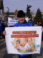 Militarii disponibilizaţi au protestat: Băsescu şi Boc îşi fac nevoile pe ţară