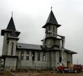 Biserica părintelui Pintea din Nufărul a luat foc. O autospecială ISU s-a răsturnat