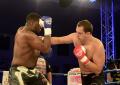 Errol "The bonecrusher" Zimmerman a câştigat piramida Fight Club, de la Oradea, după ce şi-a lăsat adversarul aproape inconştient