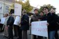 Pensionarii au protestat cu scandări împotriva Guvernului şi cântece patriotice (FOTO)