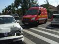 Accident pe Horea: Un Volkswagen Passat care circula cu viteză a intrat într-un Matiz care a luat pe capotă o femeie