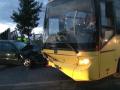 Un neamţ a intrat cu Mercedesul într-un autobuz cu 20 de călători, în Băile Felix