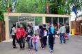 Grădina Zoologică, luată cu asalt de copii şi părinţi (FOTO)