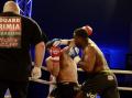 Errol "The bonecrusher" Zimmerman a câştigat piramida Fight Club, de la Oradea, după ce şi-a lăsat adversarul aproape inconştient (FOTO)