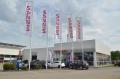 După Dacia şi Renault, Auto Bara a deschis în Oradea şi un showroom Nissan, 'cel mai frumos din ţară' (FOTO)