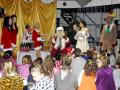 Balerinele si dansatoarele de la Ars Nova, răsplătite de Moş Crăciun în urma unui spectacol complet (FOTO)
