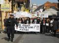 Protest trist: Familiile care acuză medicii de malpraxis au ieşit în stradă (FOTO)