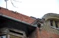 Discursul de la Oradea al şefului UDMR, Kelemen Hunor, "sabotat" de prăbuşirea ţiglelor unei clădiri (FOTO)