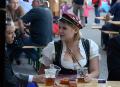 Bere şi mâncăruri îmbietoare, la Oktoberfest