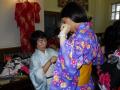 Orădeni în straie populare şi japonezi în kimono au dansat "Periniţa" la Primărie