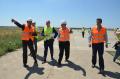 Modernizarea Aeroportului: lucrări spectaculoase, o parte din pistă a fost deja prelungită (FOTO)