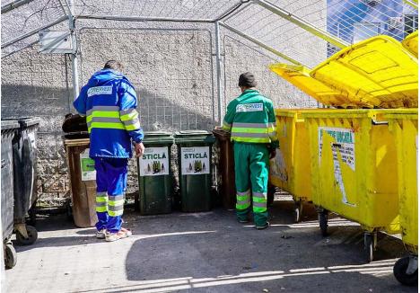 NU AMESTECAȚI! Când văd că deșeurile reciclabile au fost „contaminate” cu resturi vegetale sau reziduale, muncitorii RER Vest pot refuza colectarea lor
