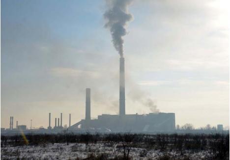 PROBLEMĂ VECHE. Una dintre cele mai mari probleme de mediu ale Bihorului este centrala de termoficare din Oradea, care umple oraşul cu cenuşă rezultată din arderea cărbunelui. Nu pentru mult timp, însă, căci vechea instalaţie va fi înlocuită cu una pe gaz, foarte puţin poluantă