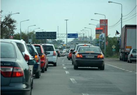 MAŞINI ASURZITOARE. Singura sursă de poluare fonică identificată în Oradea este traficul rutier. Locuitorii din preajma a opt străzi din oraş sunt afectaţi zi şi noapte de gălăgia de pe carosabil, după cum arată datele oficiale