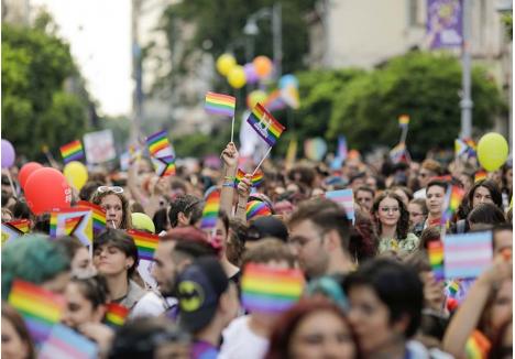 PRIDE PARADE 01. La Bucureşti, a 17-a ediţie a Pride Parade a adunat vara trecută 15.000 de participanţi. Programată pentru începutul lunii august, după marşul din Capitală, de la finele acestei săptămâni, prima paradă LGBTQ din Oradea a fost, însă, anulată. "Probabil vom organiza alte evenimente", spune Yry, unul dintre organizatori (foto: Inquam Photos, George Călin)