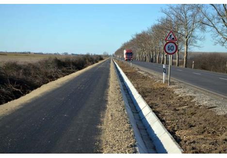 PEDALAT INTERNAŢIONAL. Pista ce porneşte din Oradea spre Berettyóújfalu e aproape integral finalizată pe tronsonul spre ţara vecină, astfel că în curând bicicliştii maghiari vor putea ajunge la noi pe un drum anume rezervat doar în acest scop