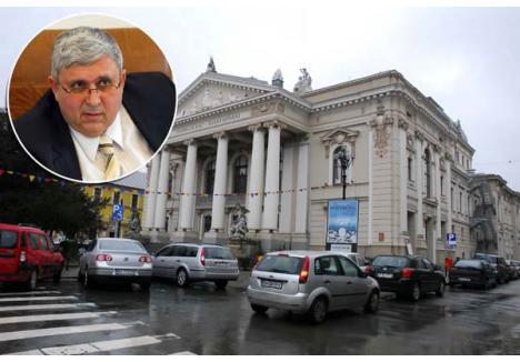 A PRIMIT CE-A DORIT. Încercând să rămână în graţiile influentului Alexandru Kiss (medalion), liderii locali ai partidelor româneşti au pus pe tavă UDMR-ului Teatrul de Stat (foto)