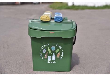 LOCUL POTRIVIT. Colectarea separată este soluția ca Oradea să-și îmbunătățească rata de reciclare. Colectate separat, în recipiente sau saci dedicați, deșeurile de ambalaje au mai mari șanse să fie refolosite