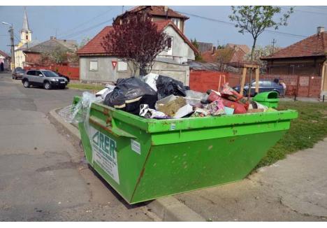 APEL LA DISCIPLINĂ. RER Ecologic Service îi roagă pe orădeni să arunce deşeurile strict în containerele metalice, nu la orice colţ de stradă