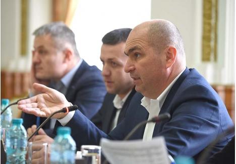 DREPTUL" DE ŞEF. Primarul Ilie Bolojan şi cei doi viceprimari, Mircea Mălan şi Florin Birta, împreună cu şefii din subordine, şi-au stabilit sporuri pentru gestionarea de fonduri europene. Bani munciţi, spune edilul