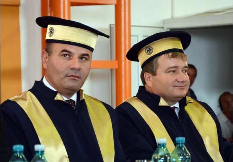 ÎN TANDEM. Deşi au format o comisie care să elaboreze proiectul de restructurare, rectorul Constantin Bungău (dreapta) şi preşedintele Senatului universitar Sorin Curilă (foto stânga) rămân cei care vor imprima direcţiile şi viteza acesteia. Vor gândi, însă, la unison?