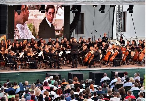 DEBUT DE FILM. Programul INITIO 2022 a debutat cu succes, adunând circa 1.000 de spectatori în curtea Palatului Princiar la concertul cu muzică din filme celebre ca „Inception”, „Game of Thrones”, „Star Wars”