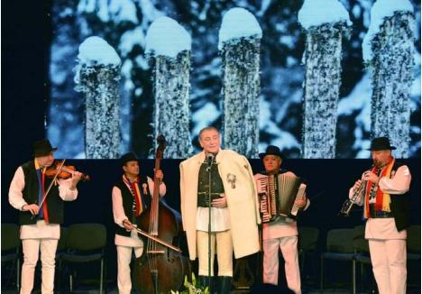 ROMÂNII ŞI FURDUI. Îndrăgit de orădeni, Nicolae Furdui Iancu (foto) a fost unul dintre invitaţii concertului de anul trecut din preajma zilei de 1 Decembrie. El va sosi şi anul acesta să le spună orădenilor că sunt "fii de Românie"