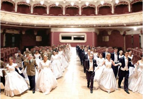 BALUL "BOBOCILOR". Pe 12 februarie, Sala Mare a Teatrului Regina Maria va deveni sală de bal, unde vor răsuna arii din opere, valsuri şi polci la aşa-numitul Bal al Debutanţilor. Mai multe perechi de tineri orădeni vor dansa alături de balerini profesionişti, anunţându-şi, ca pe vremuri, intrarea în societate