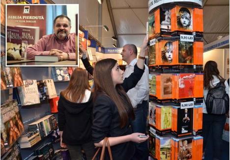BIBLIA PIERDUTĂ. Ediţia 2016 a târgului va reuni peste 40 de edituri şi va prilejui mai multe întâlniri între autori şi cititori. Unul din invitaţi, Igor Bergler (foto), va lansa şi la Oradea thriller-ul "Biblia pierdută", despre care se spune că ar fi cea mai vândută carte a unui autor român în ultimii 20 de ani