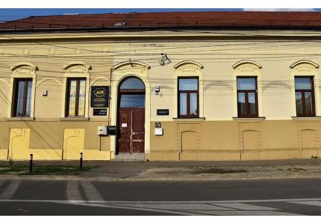 text foto: AUR Bihor urmează să își mute sediul din Bulevardul Decebal 122A într-un spațiu închiriat de la municipalitate din strada Independenței 11.