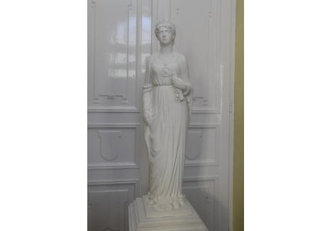 Aşa va arăta statuia Reginei Maria, amplasată în Piaţa Ferdinand