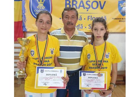 Alexandra Drăgan - aur la U13 şi Andreea Muntean - argint la U15, sub bagheta antrenorului Nicolae Ille