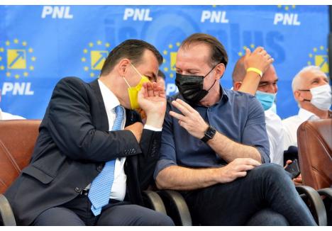 Printre fotografiile trimise de fotoreporterul Bihoreanului Szilagyi Lorand se numără și una realizată în vara lui 2021 cu politicienii Florin Cîțu și Ludovic Orban