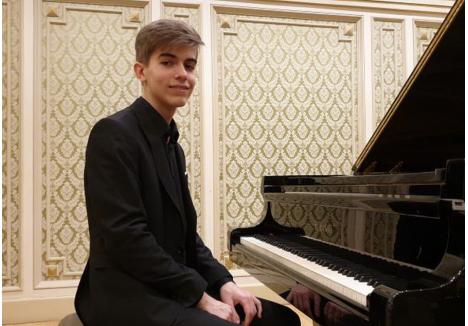 Pianistul orădean Ilisz Dominik (sursa foto: Filarmonica de Stat Oradea)