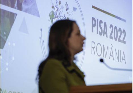 Ministra Educației, Ligia Deca, la evenimentul de prezentare a rezultatelor testării PISA. Inquam Photos / Octav Ganea