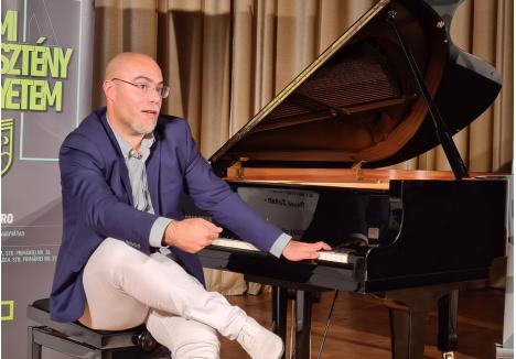 Pianistul orădean Thurzó Zoltán (foto) va susține, miercuri, concertul "War&Peace" (Război şi pace), din seria "Guinness Music Evenings – Bene Classics", cu scopul de a strânge donaţii pentru un Muzeu al Muzicii