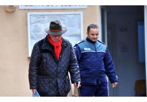Medicul Mihai Lucan este acum sub control judiciar. Vineri, acesta s-a prezentat la o secţie de poliţie din Bucureşti, dar a refuzat să răspundă întrebărilor jurnaliştilor (sursa foto: Mediafax)