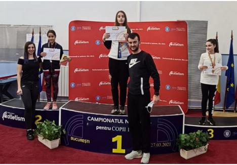 Performera delegației orădene a fost atleta Ana Munteanu care a câștigat două medalii de aur. În fotografie este alături de antrenorul său Călin Laza