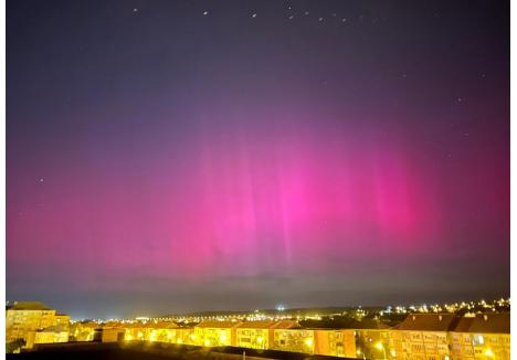 Aurora boreală surprinsă din Rogerius, înspre Nord, în noaptea de vineri spre sâmbătă (foto: cititor eBihoreanul / Alexandru Plic)