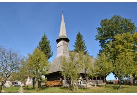 Biserica de lemn din Beznea, unul dintre lăcaşurile care face parte din Ruta Bisericilor de Lemn