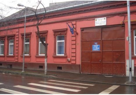 Liceul Ioan Bococi se mută în Liceul George Bariţiu, unde, spun reprezentanţii Consiliului Judeţean, condiţiile sunt mult mai bune (sursa foto: grsioanbococi.ro)