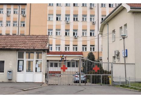 Deşi trebuia să rămână deschis până la ora 20, centrul de vaccinare de la Maternitatea Oradea s-a închis luni la ora 16