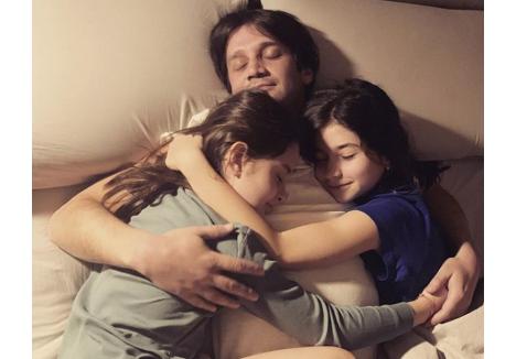 Cristian Chivu alături de fiicele sale (foto: Instagram, Adelina Chivu)