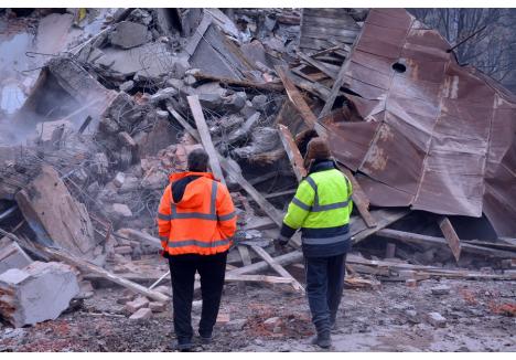 O singură firmă din Bihor recrutează 50 de muncitori pentru demolarea de clădiri (fotografie din arhivă, cu caracter ilustrativ)